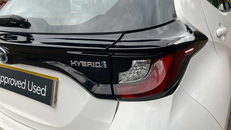 Toyota Yaris 1.5 Hybrid Icon 5dr CVT Hybrid Hatchback